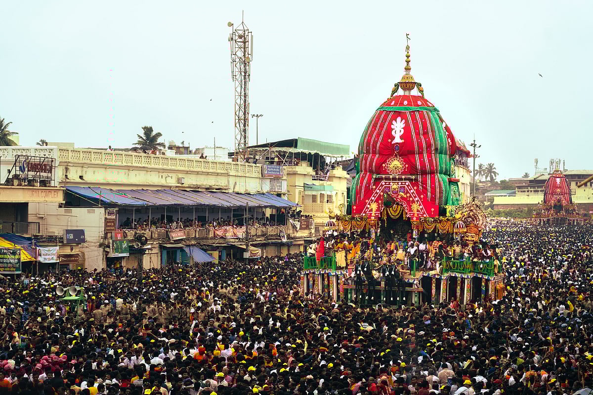 Shutterstock : The crowd of devotees gathered on the streets of Puri to celebrate the Jagannath Rath Yatra